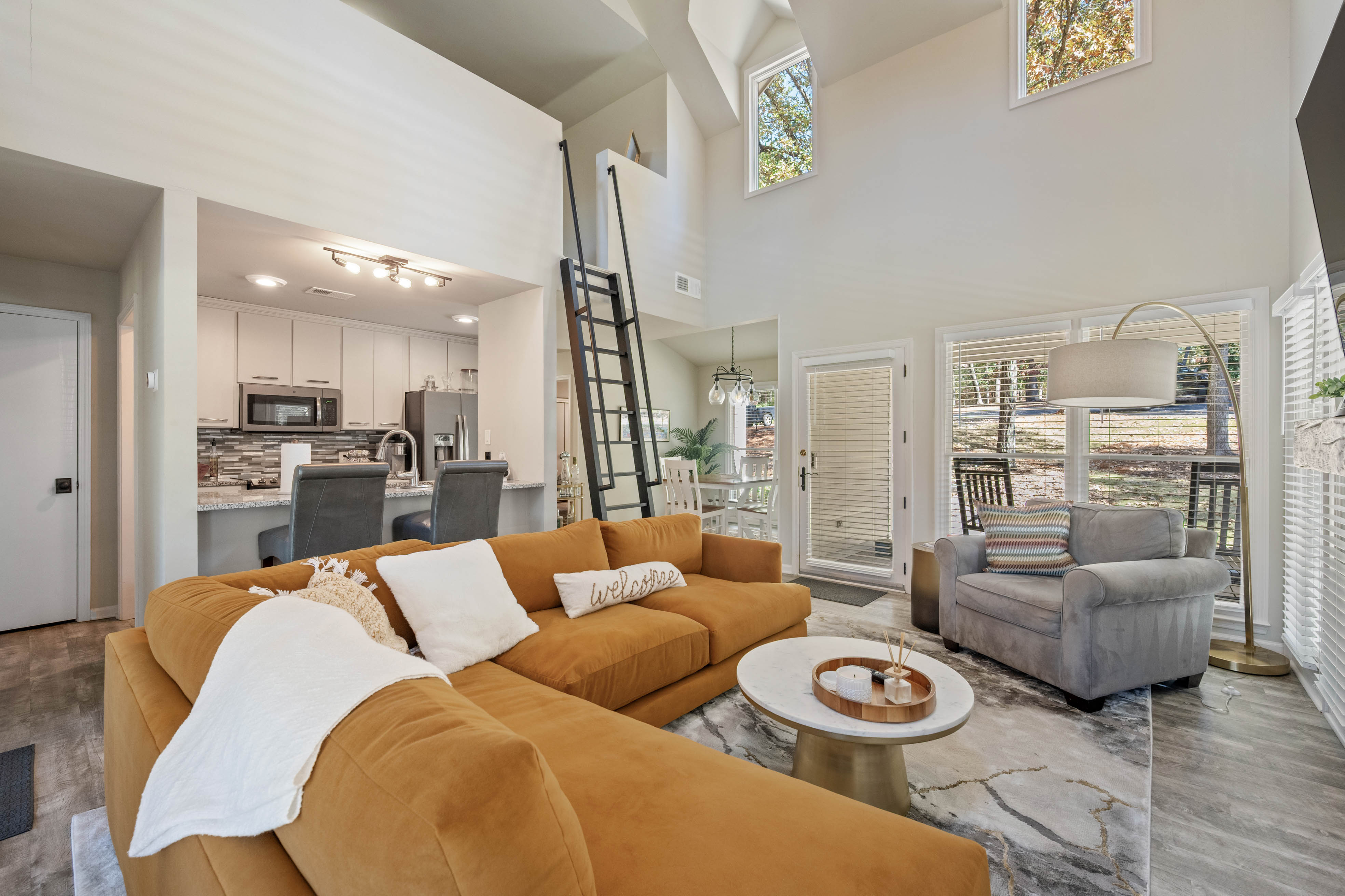 1033 Clubhouse Lane image 8